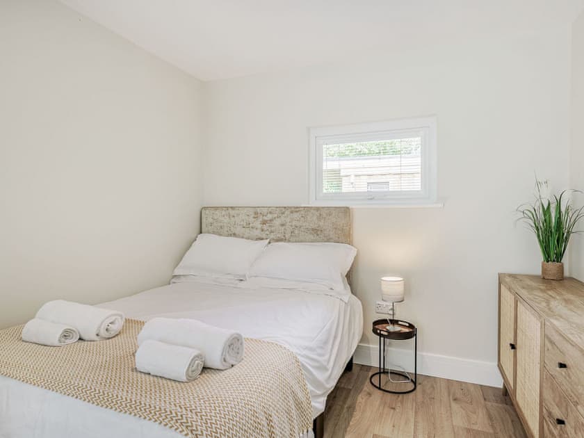 Open plan living space | English Oak - Woodland Cottages, Halstead