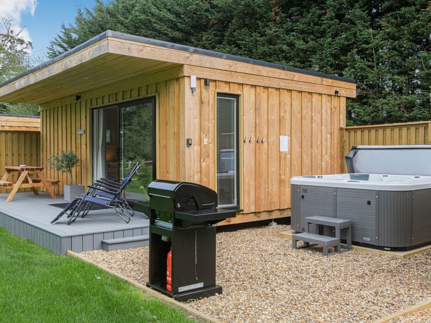Garden and grounds | English Oak - Woodland Cottages, Halstead