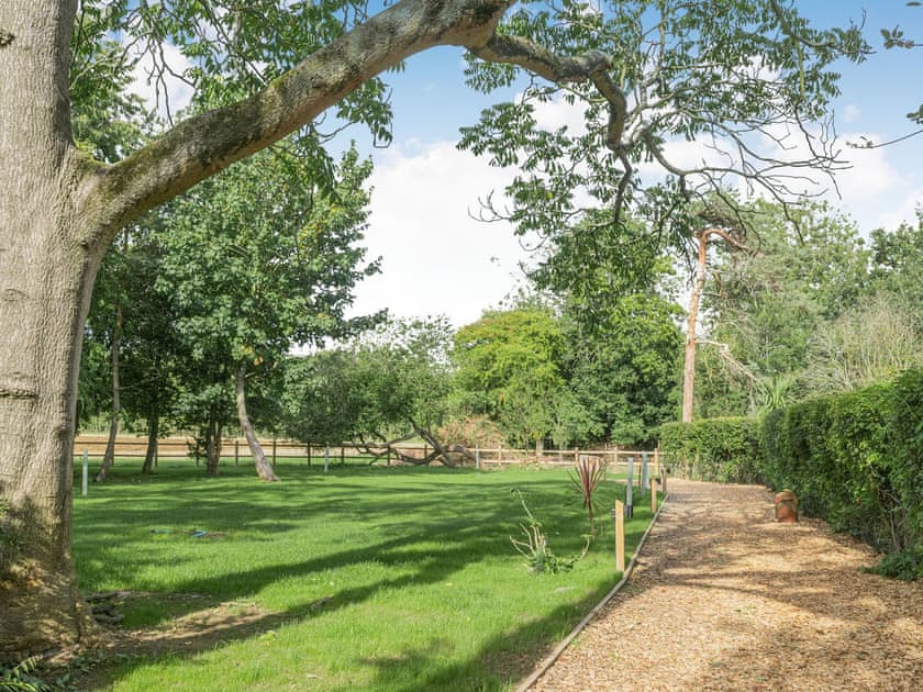 Garden and grounds | English Oak - Woodland Cottages, Halstead