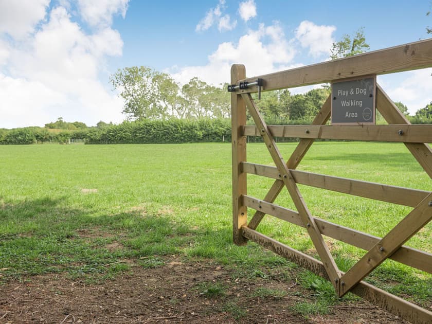 Garden and grounds | English Oak - Woodland Cottages, Halstead