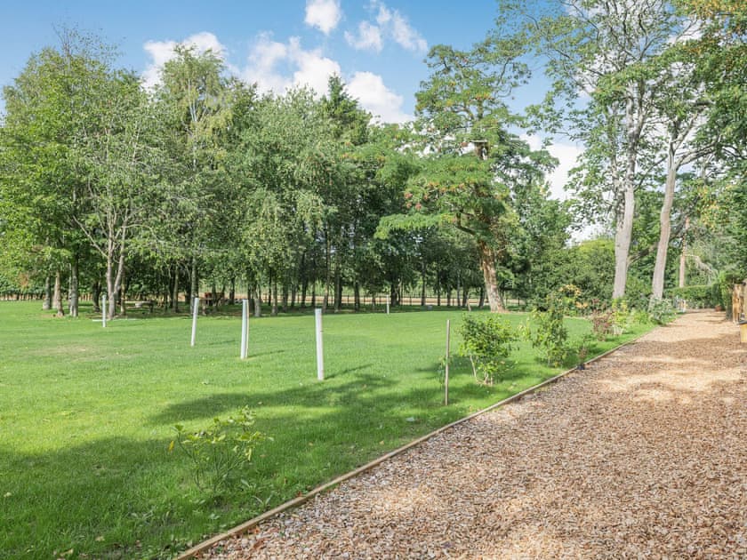 Garden and grounds | English Oak - Woodland Cottages, Halstead