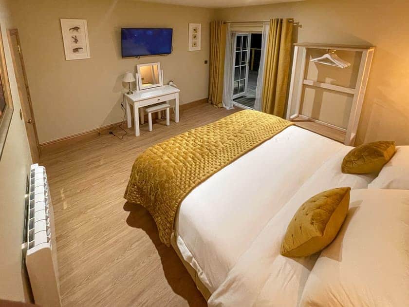 Double bedroom | Bumblebee Cottage - Ballavolley Cottages, Ballaugh