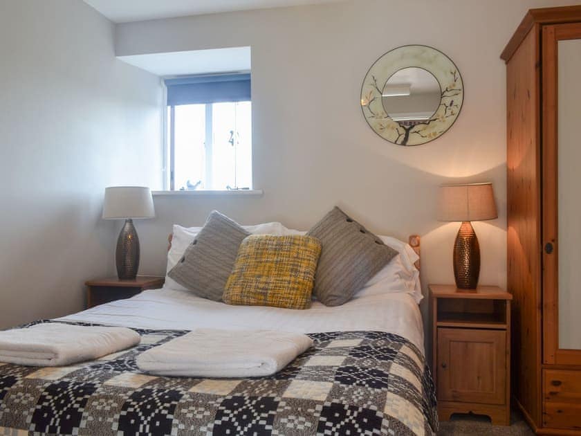 Double bedroom | Old Cart House - Treberfedd Farm, Lampeter, near Aberaeron