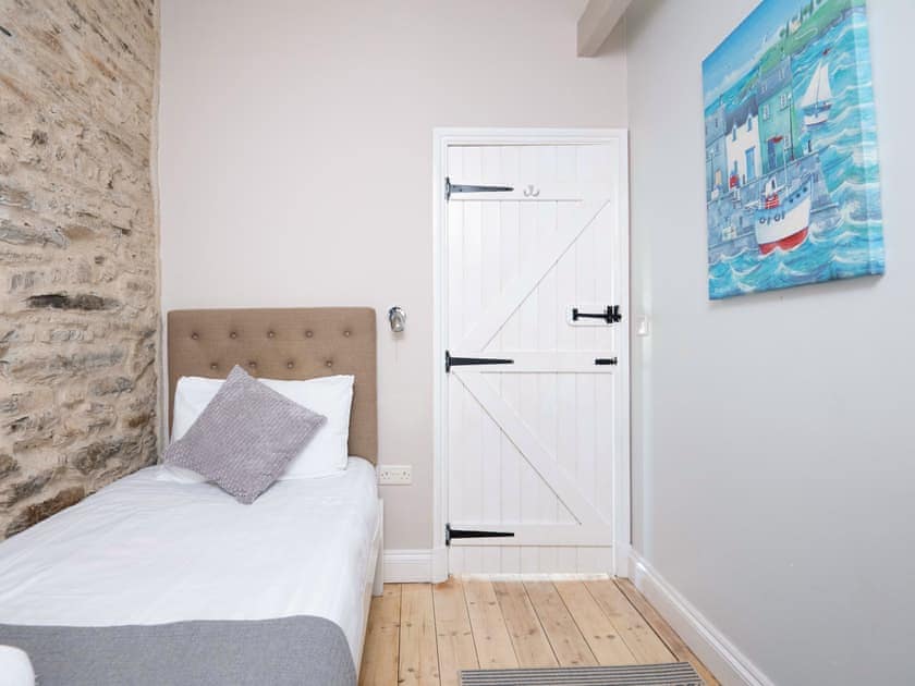 Single bedroom | Granary Cottage - Treberfedd Farm, Lampeter, near Aberaeron