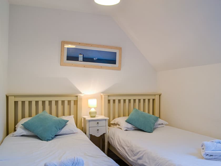 Twin bedroom | Wolf’s Den, Filey