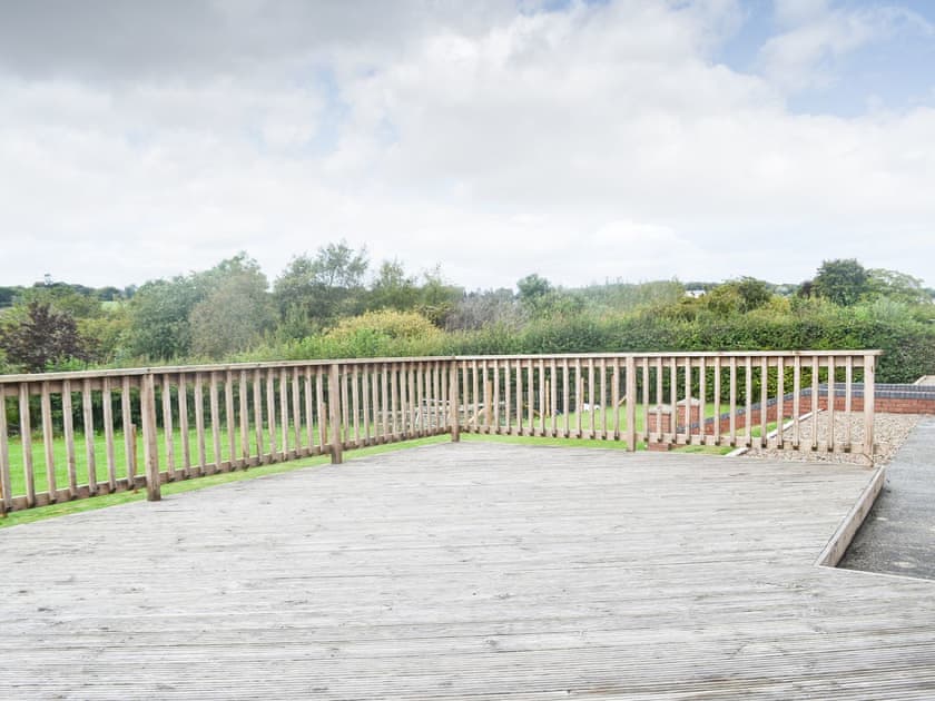Decking | Awel Wen, Tregaron