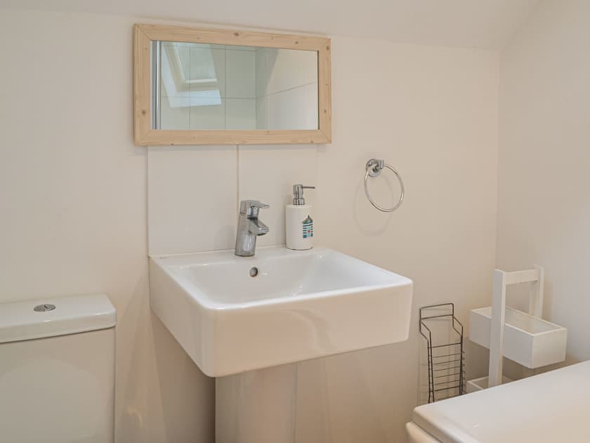 Bathroom | Wolf’s Den, Filey