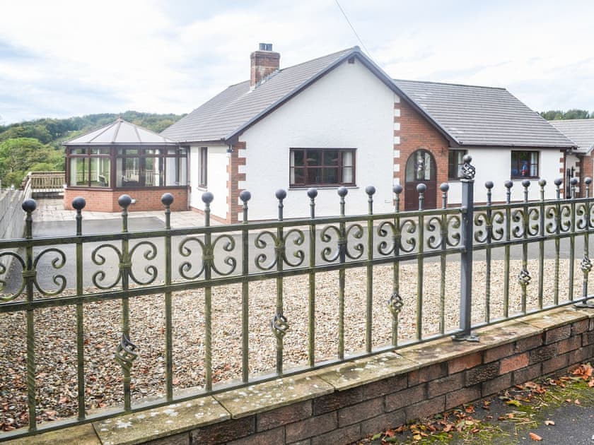 Exterior | Awel Wen, Tregaron