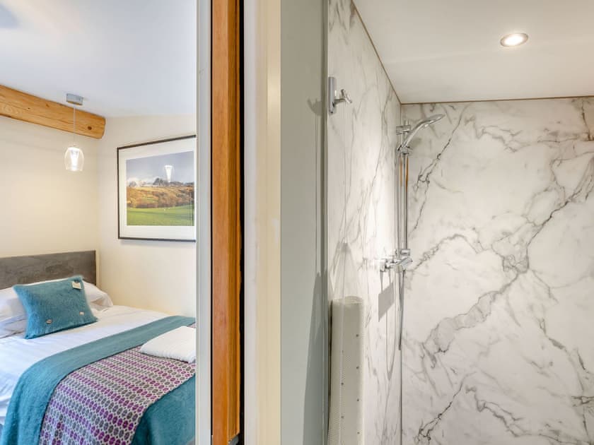 En-suite | Celyn - The Secret Garden, Llagadfan, Welshpool