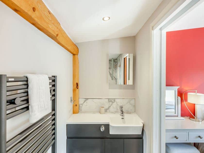 En-suite | Pansi - The Secret Garden, Llagadfan, Welshpool
