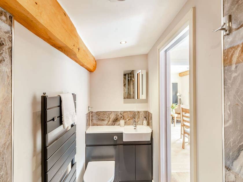En-suite | Pansi - The Secret Garden, Llagadfan, Welshpool