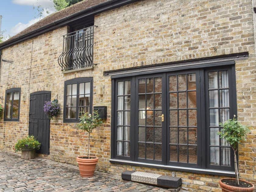 Exterior | The Barn, Sarrett, near Rickmansworth