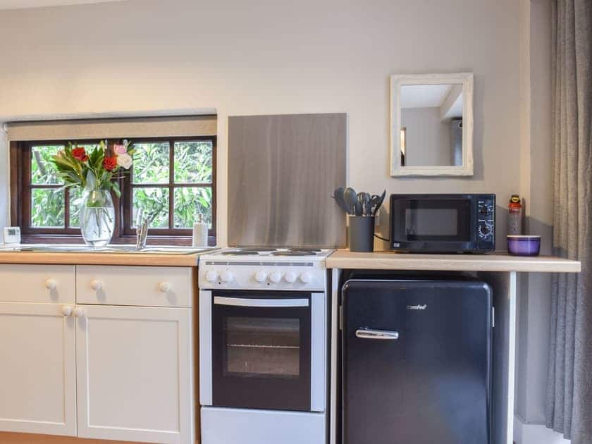 Kitchen area | The Barn, Sarrett, near Rickmansworth