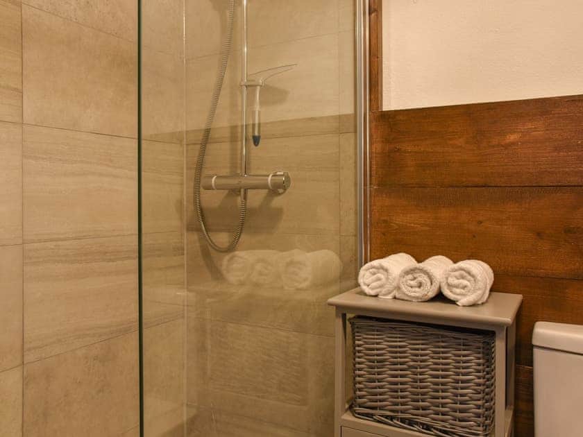 Shower room | The Barn, Sarrett, near Rickmansworth