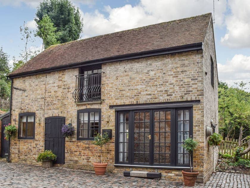 Exterior | The Barn, Sarrett, near Rickmansworth