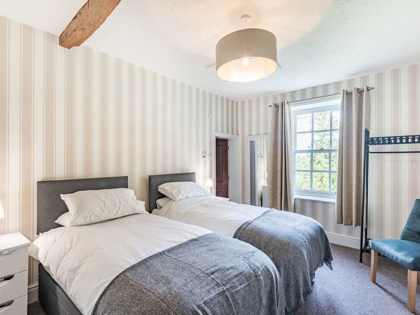 Twin bedroom | Limestone Hill Farmhouse, Tickhill, near Doncaster