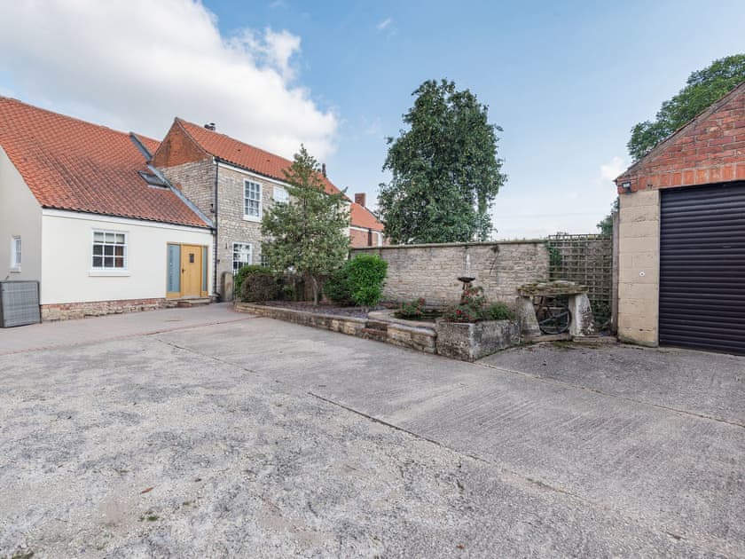 Exterior | Limestone Hill Farmhouse, Tickhill, near Doncaster