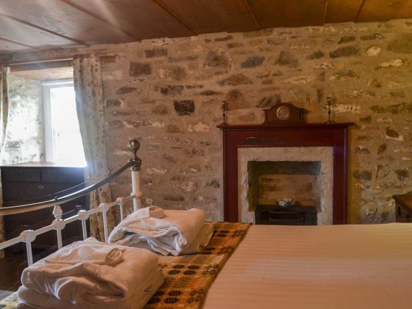 Double bedroom | Thatched Cottage - Treberfedd Farm, Lampeter, near Aberaeron