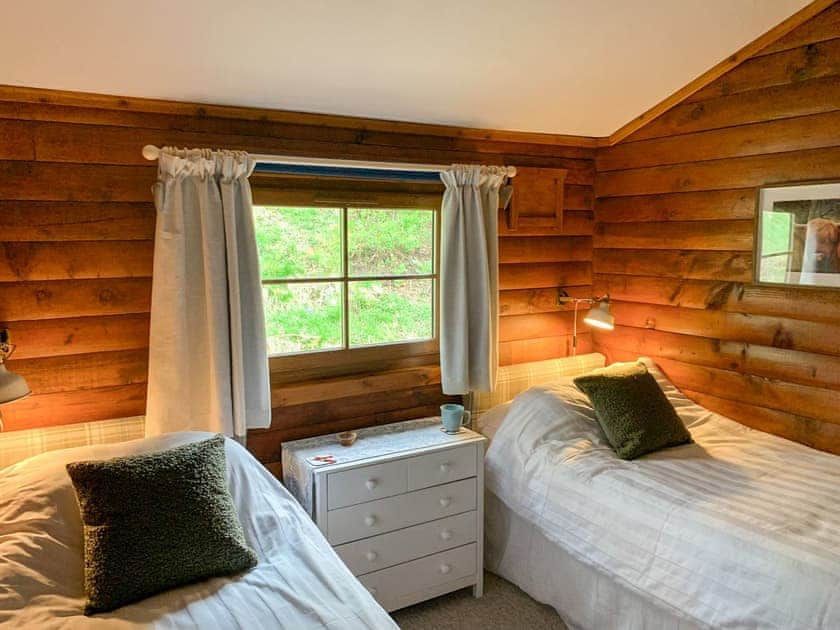 Twin bedroom | Squirrel View, Newtonmore