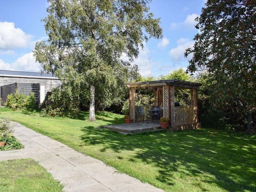 Garden | Orchard House - Blinkbonny Cottages, Auchtermuchty