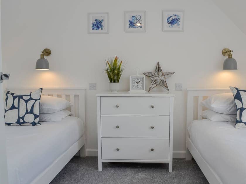 Twin bedroom | Keyland Cottage, Johnshaven
