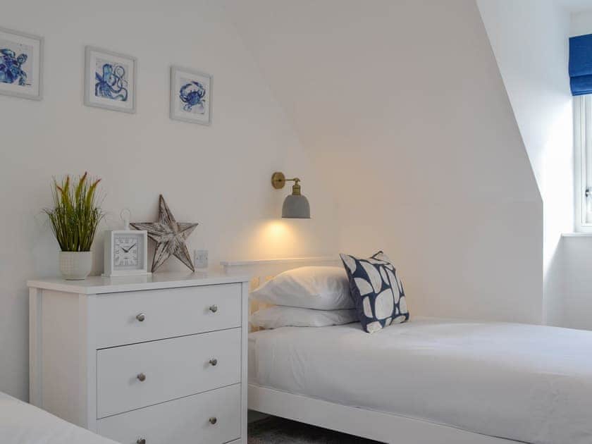 Twin bedroom | Keyland Cottage, Johnshaven