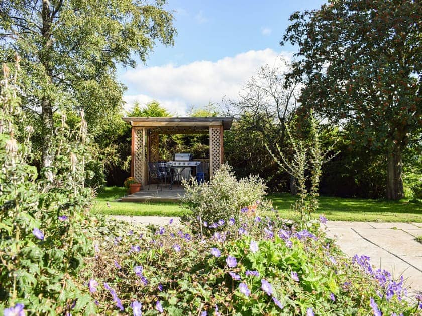 Garden | Fieldview - Blinkbonny Cottages, Auchtermuchty