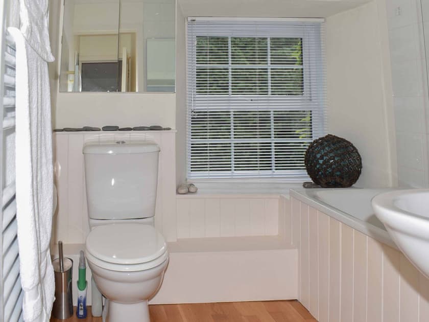 Bathroom | Greenbank, Veryan