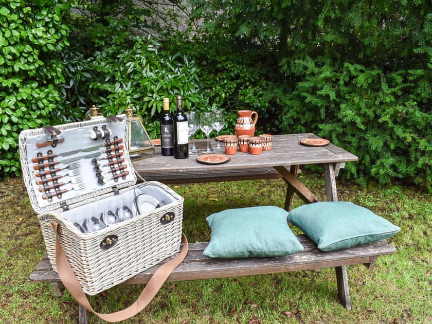 Outdoor eating area | Greenbank, Veryan