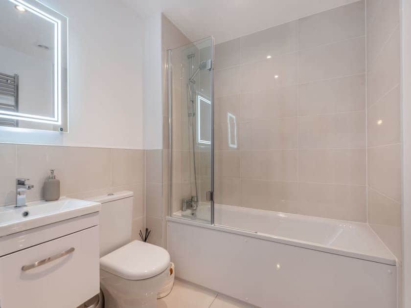 Bathroom | Forest Acorn, Brockenhurst