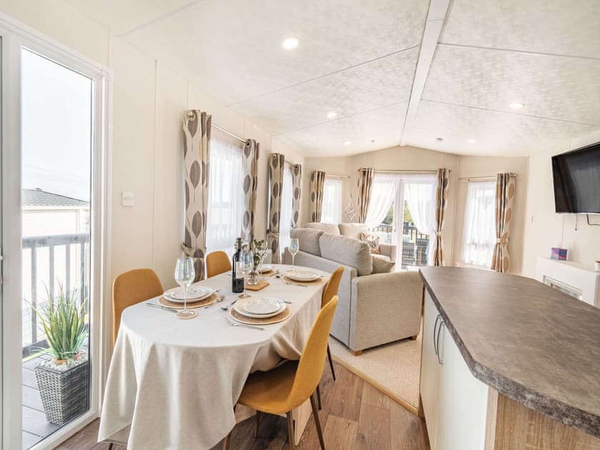 Dining Area | Red Wood Lodge - Lady Edith’s Duo, Scarborough