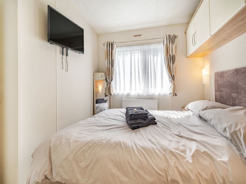 Double bedroom | Red Wood Lodge - Lady Edith’s Duo, Scarborough