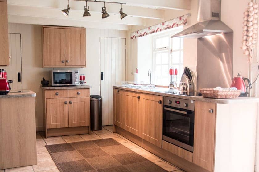 Bethel Cottage - Tregothnan Properties, Coombe