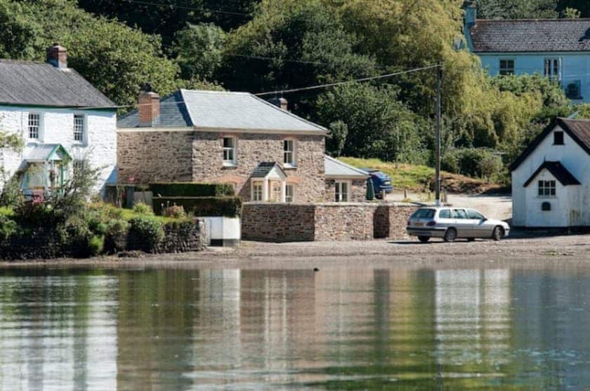 Riverside Cottage - Tregothnan Properties, Coombe