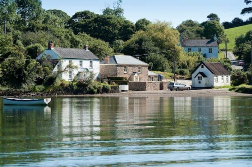 Riverside Cottage - Tregothnan Properties, Coombe