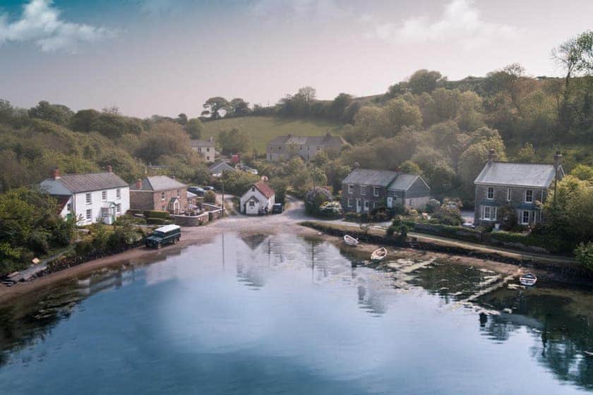 Riverside Cottage - Tregothnan Properties, Coombe