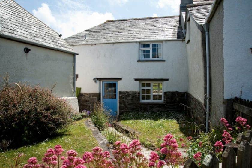 Barton Cottage - Barton and Church Cottages, Crackington Haven