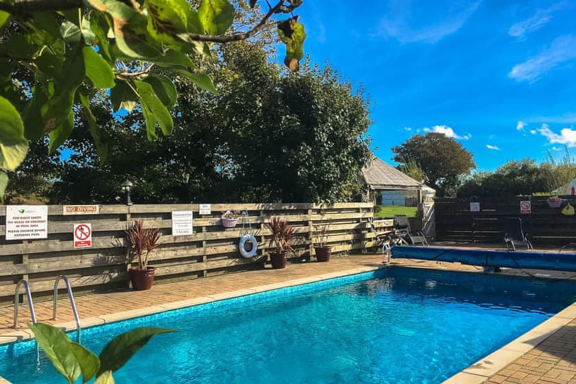 Fistral Cottage - Carnebo Holiday Barns, Perranporth