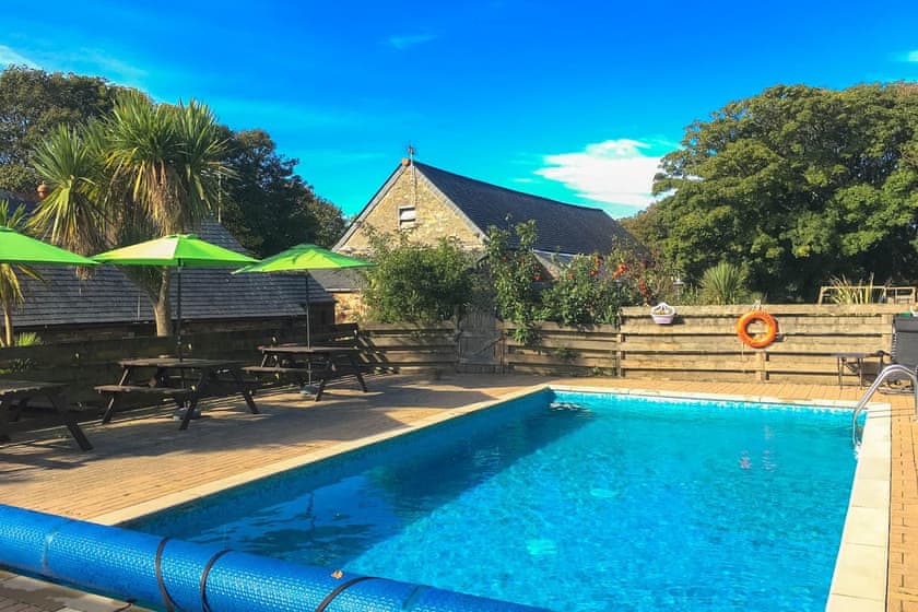 Fistral Cottage - Carnebo Holiday Barns, Perranporth