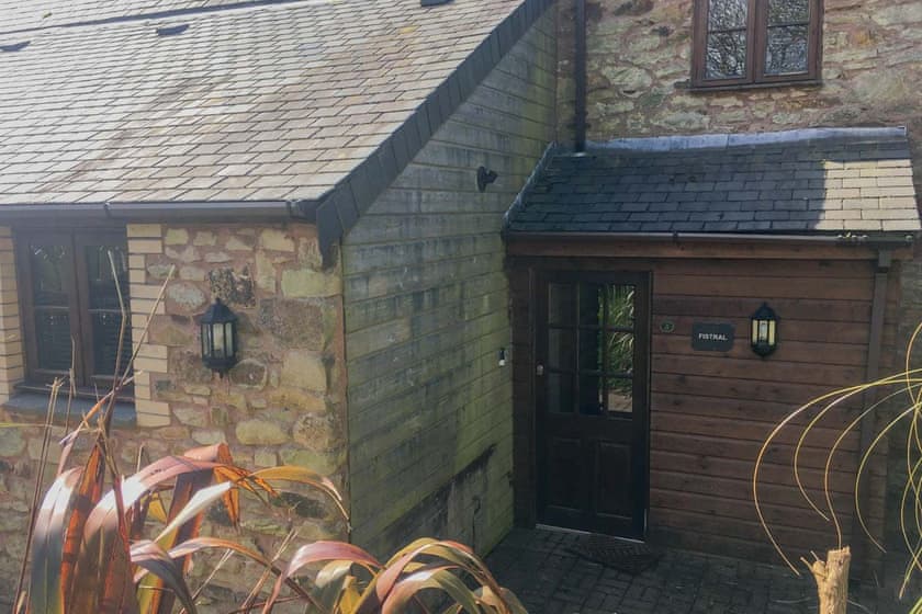 Fistral Cottage - Carnebo Holiday Barns, Perranporth