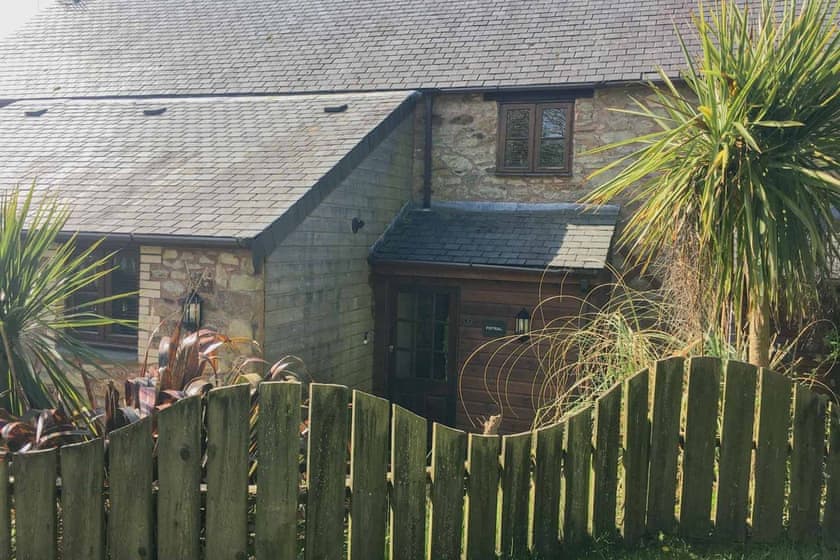 Fistral Cottage - Carnebo Holiday Barns, Perranporth