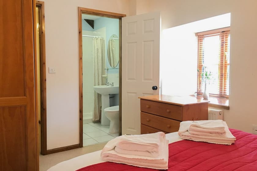 Fistral Cottage - Carnebo Holiday Barns, Perranporth