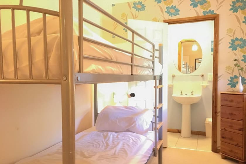 Fistral Cottage - Carnebo Holiday Barns, Perranporth