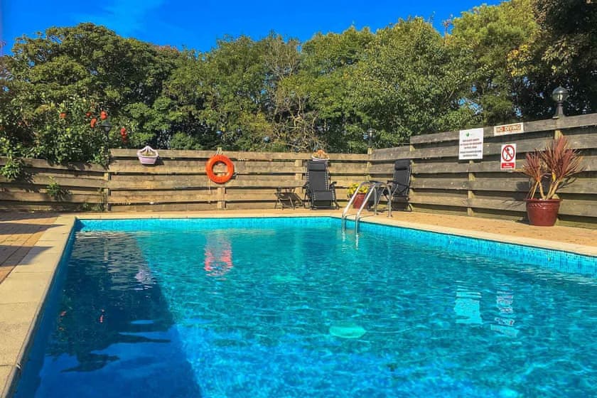Fistral Cottage - Carnebo Holiday Barns, Perranporth