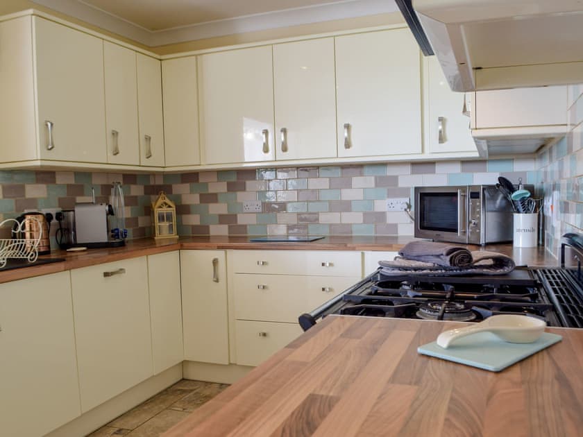 Kitchen | Sunshine Cottage, Kilgetty, near Saundersfoot