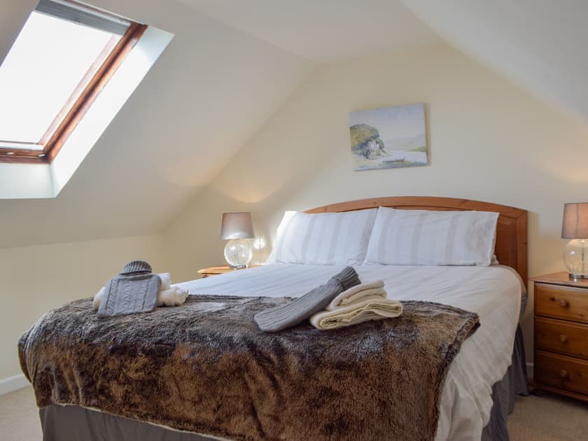 Double bedroom | Sunshine Cottage, Kilgetty, near Saundersfoot