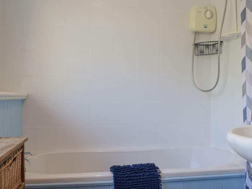 Bathroom | Sunshine Cottage, Kilgetty, near Saundersfoot