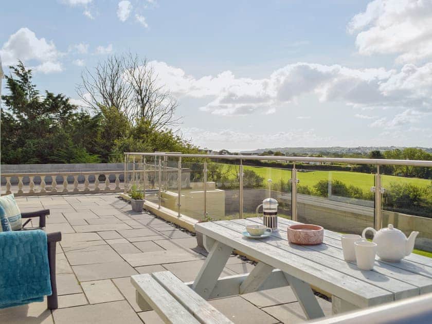 Outdoor area | Sunshine Cottage, Kilgetty, near Saundersfoot