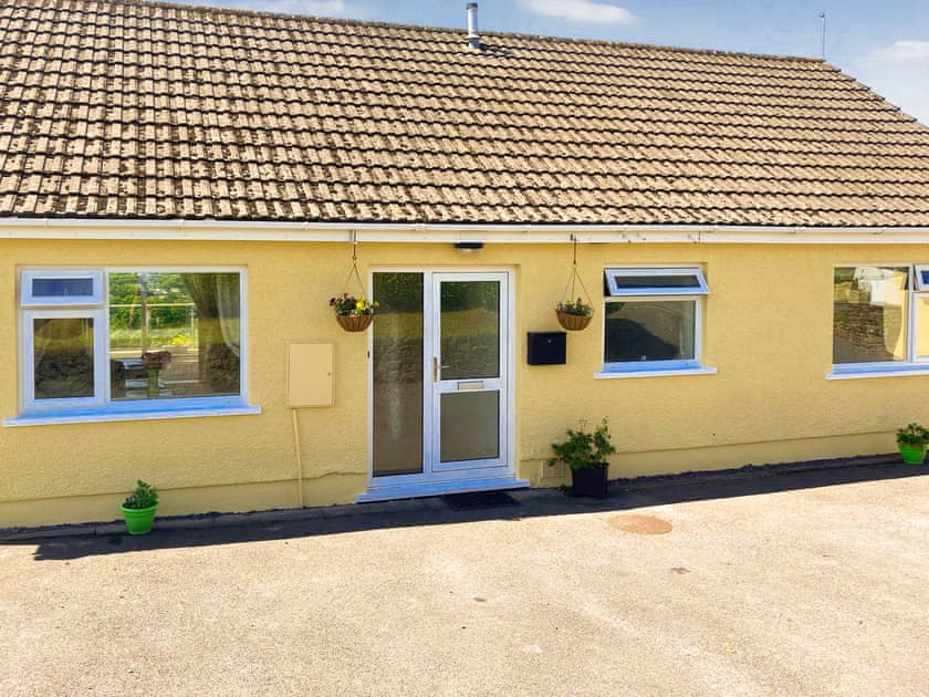 Exterior | Sunshine Cottage, Kilgetty, near Saundersfoot