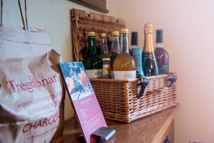 Turn a Penny - Tregothnan Properties, Coombe